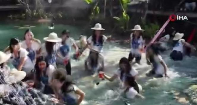Tayland’da güzellik yarışması adaylarının çıktığı köprü çöktü