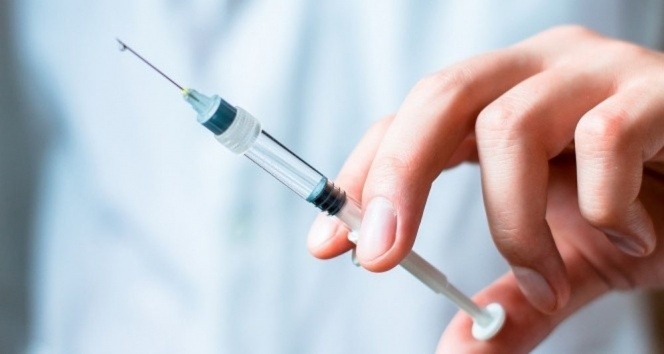 Almanya’da yaşlılar evinde aşı olan 13 kişi bir hafta sonra korona oldu