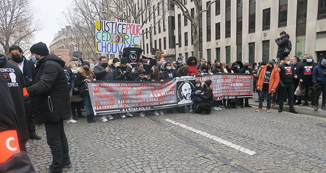 Paris’te polis şiddeti karşıtı protesto