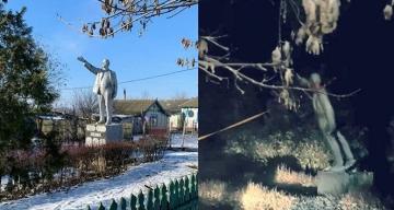 Ukrayna’daki son Lenin heykeli de yıkıldı