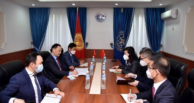 Çin, Kırgızistan’a bedava Covid-19 aşısı verecek