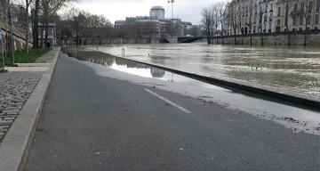 Paris’te Seine Nehri suları yükseldi, bölge trafiğe kapatıldı