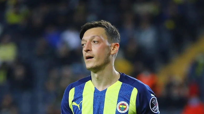 Mesut Özil: Kariyerimi Fenerbahçe’de noktalayacağım